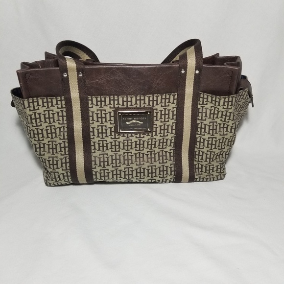 Tommy Hilfiger Handbags - Tommy Hilfiger Classic TH Purse New